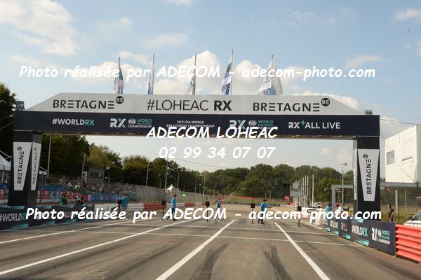 http://v2.adecom-photo.com/images//1.RALLYCROSS/2021/RALLYCROSS_LOHEACRX _2021/AMBIANCE_DIVERS/40E_3813.JPG